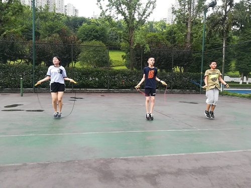 重庆篮球培训力超体育浅谈跳绳的动作要领