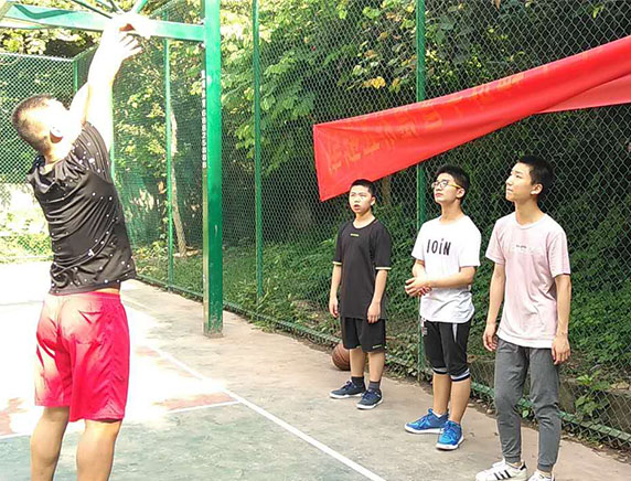 重庆篮球培训力超体育浅谈打篮球比赛中转身的
