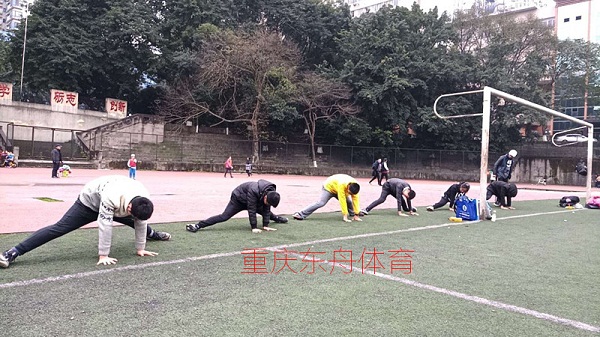 重庆篮球培训力超体育浅谈篮球训练的基础方法